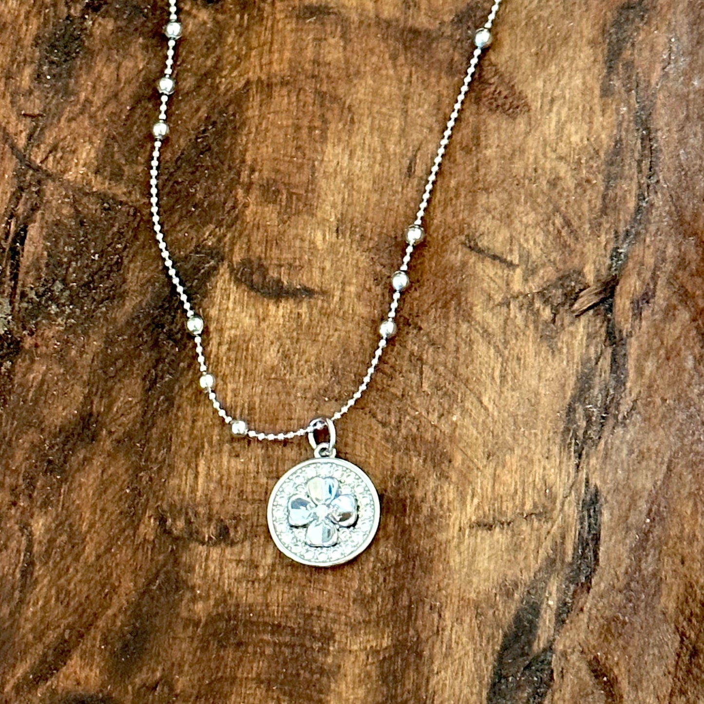 Felice Clover Pendant Necklace