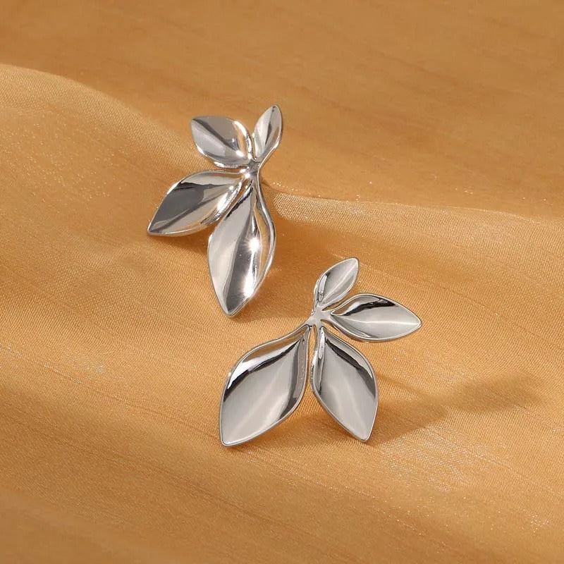 Vintage Silver Floral-Inspired Leaf Earrings