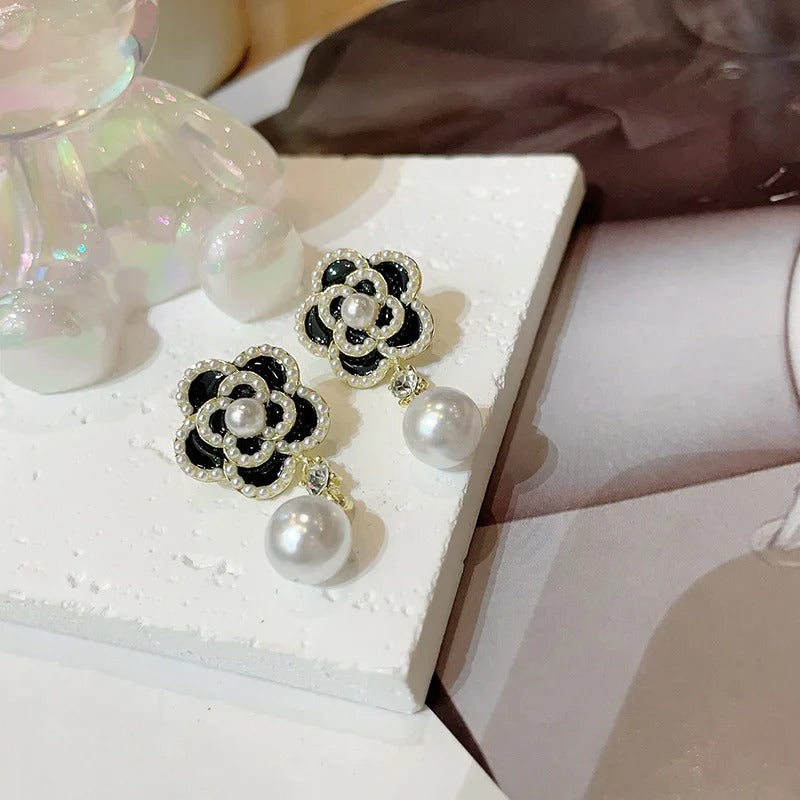 Pearl Black Mini Beads Flower Vintage Earrings