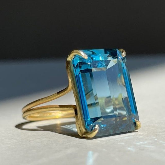 Vintage Blue Ocean Glass Gold Ring | Sustainable Ocean-Inspired Jewelry
