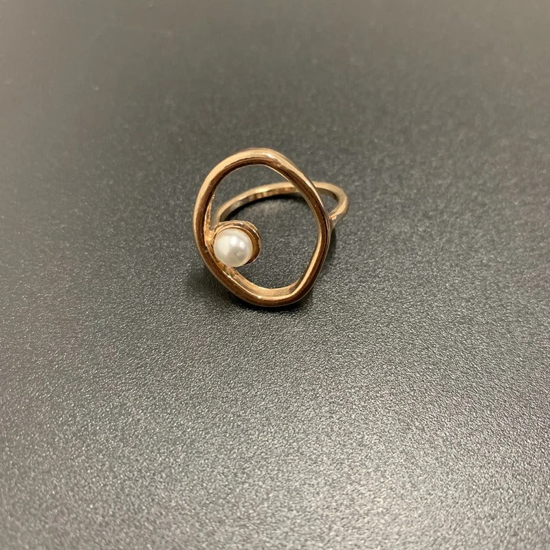 Vintage Gold Open Circle Pearl Ring