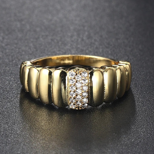 Vintage Gold Sparkling Diamond Inlay Ring