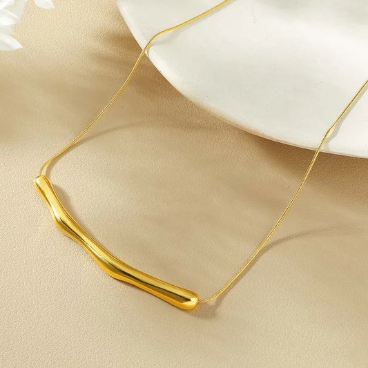 Vintage Gold Bar Wrinkled Pendant Necklace