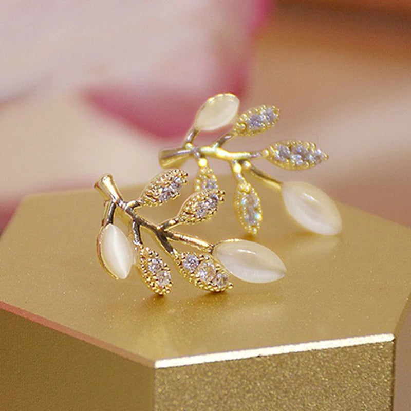 Vintage Gold & Shiny Pearl Leaf Earrings